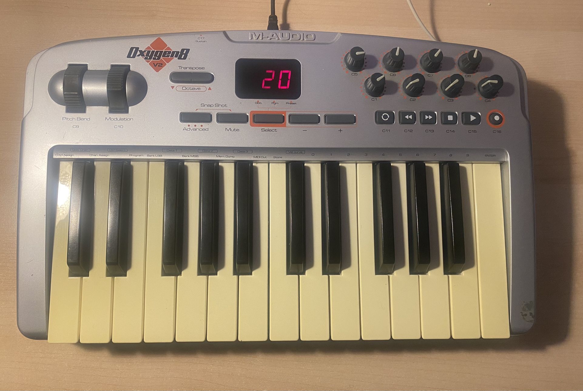 Oxygen 8 MIDI Keyboard