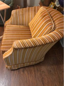 Nice mid century chair swivel/rocker