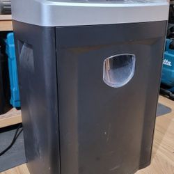 Paper Shredder Works Great By FELLOWES DM8C