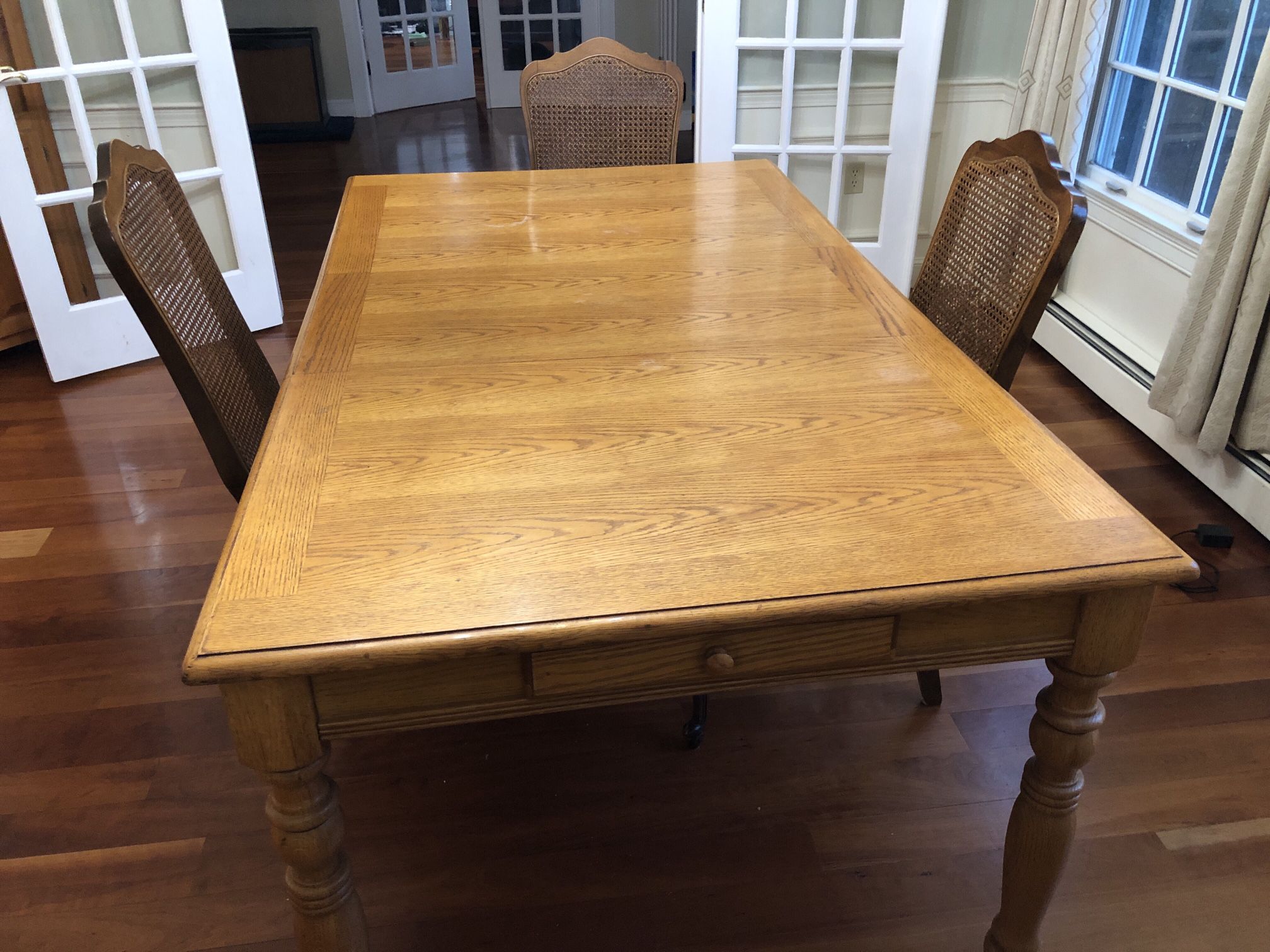 Dining Table With Leaf And 3 Chairs 