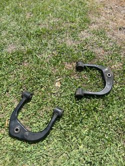 2000-2006 Toyota tundra Upper control Arms