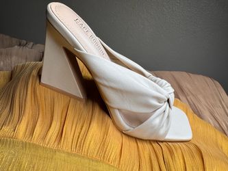 Cape Robbin White Knot Mule Heels