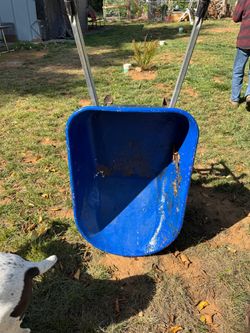 Wheel barrel