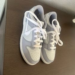 Nike dunks  size 3Y