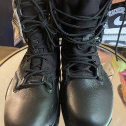 Nike Boots For Men  new  no box 7 1/2 
