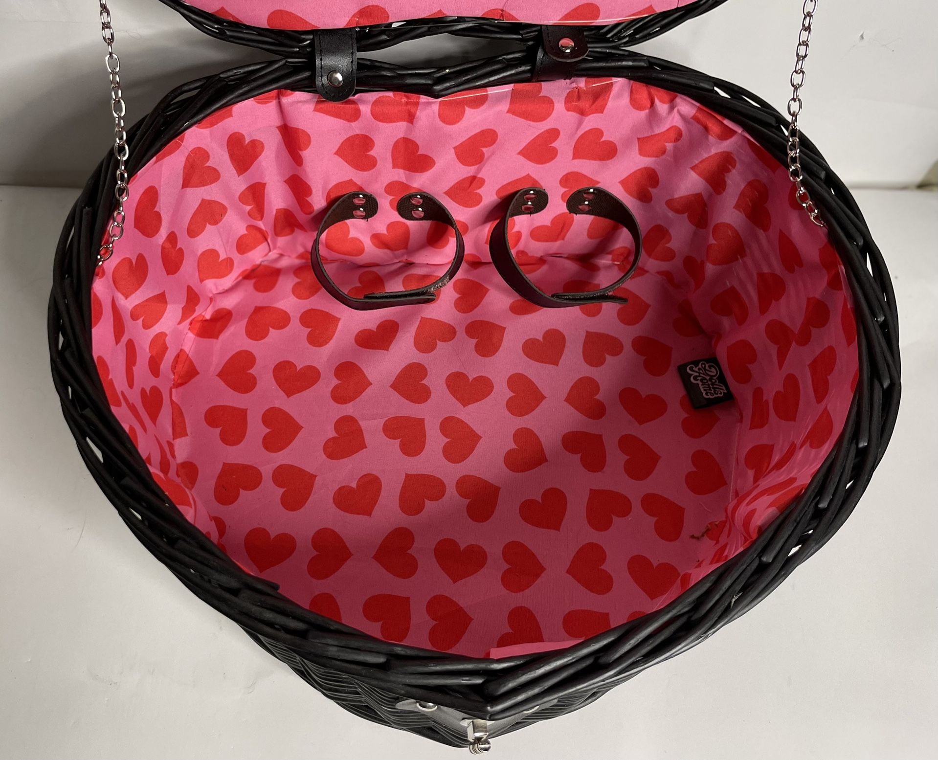 Picnic Basket (Dolls Kill) for Sale in Chandler, AZ OfferUp