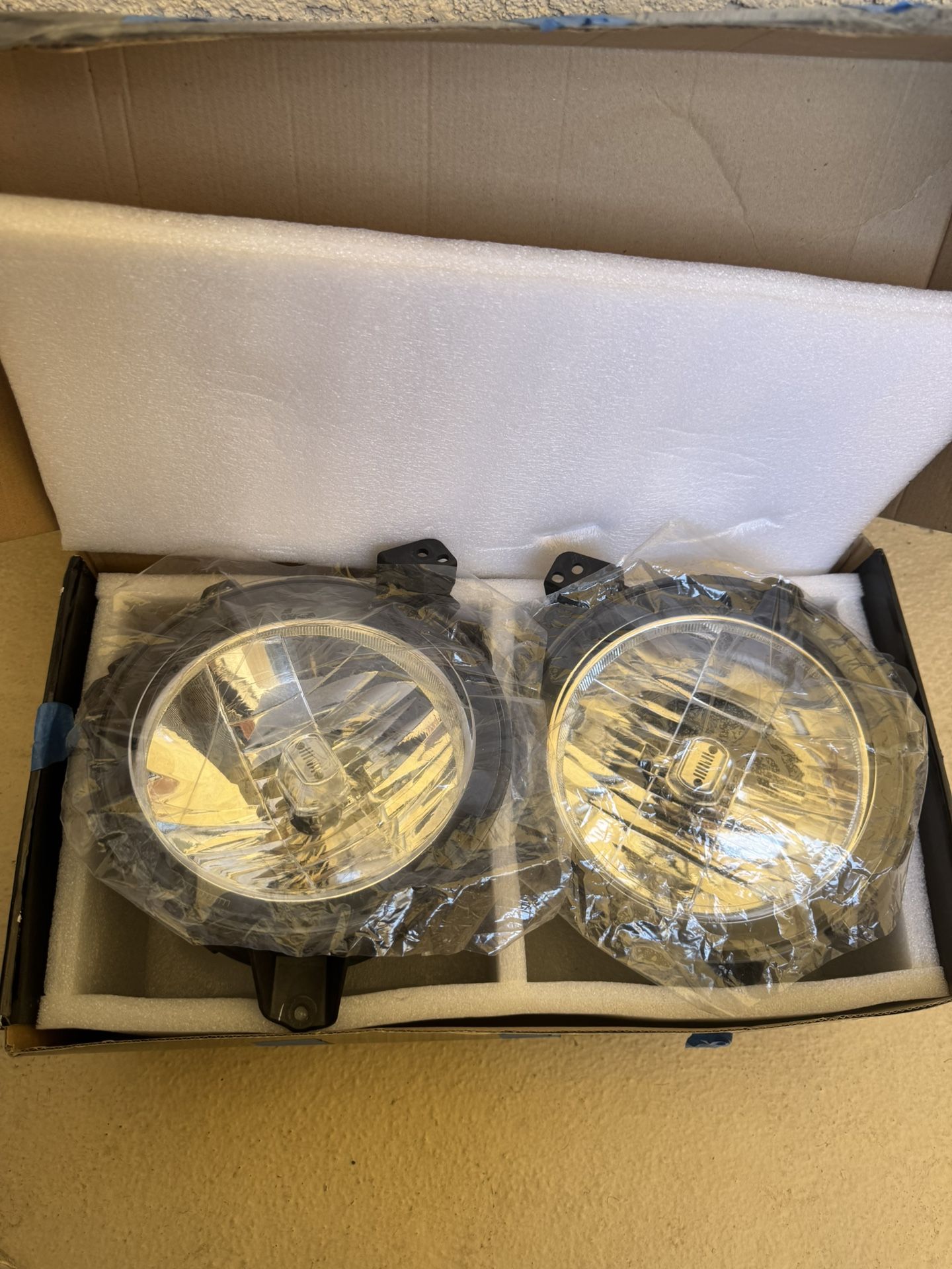 Halogen Headlights Jeep Wrangler 2021