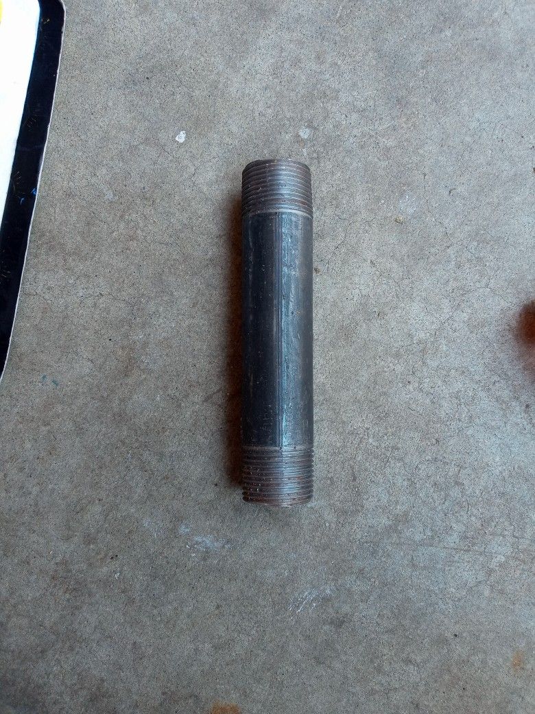 1 Inch By 6 Inch Threaded Black Nipple Schedule 40.