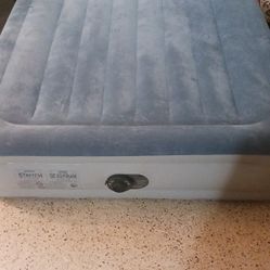 Queen Size Air Matress