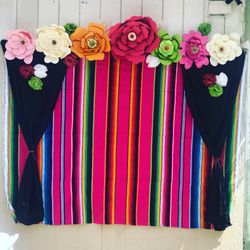 Paper flower order now ! Good price party planning !