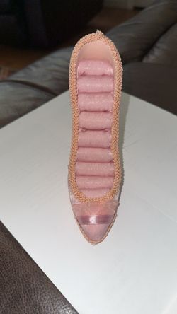 Pink Fabric Ring Display Shoe Holder