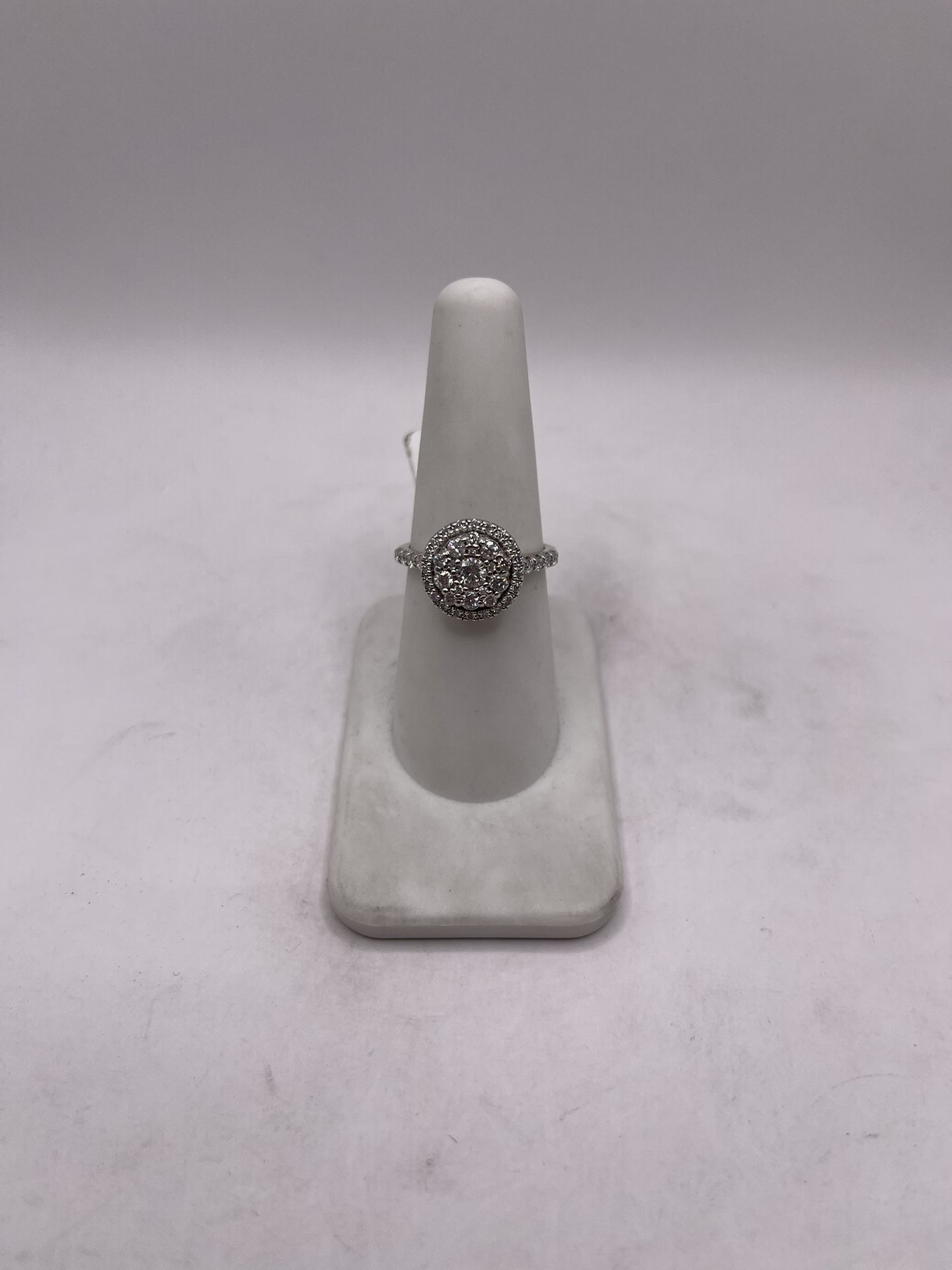 14kt Diamond Engagement Style Ring