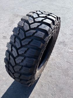 (1) 35x12.50R20 Maxxis Trepador Radial