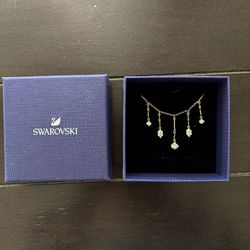 Swarovski Necklace with asymmetric green and white gems