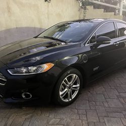 Ford Fusion Titanium Hybrid 