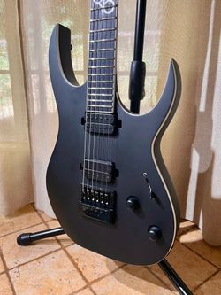 Solar S1.6C+ Carbon Black Matte Electric Guitar - Evertune Bridge - Hardshell Case