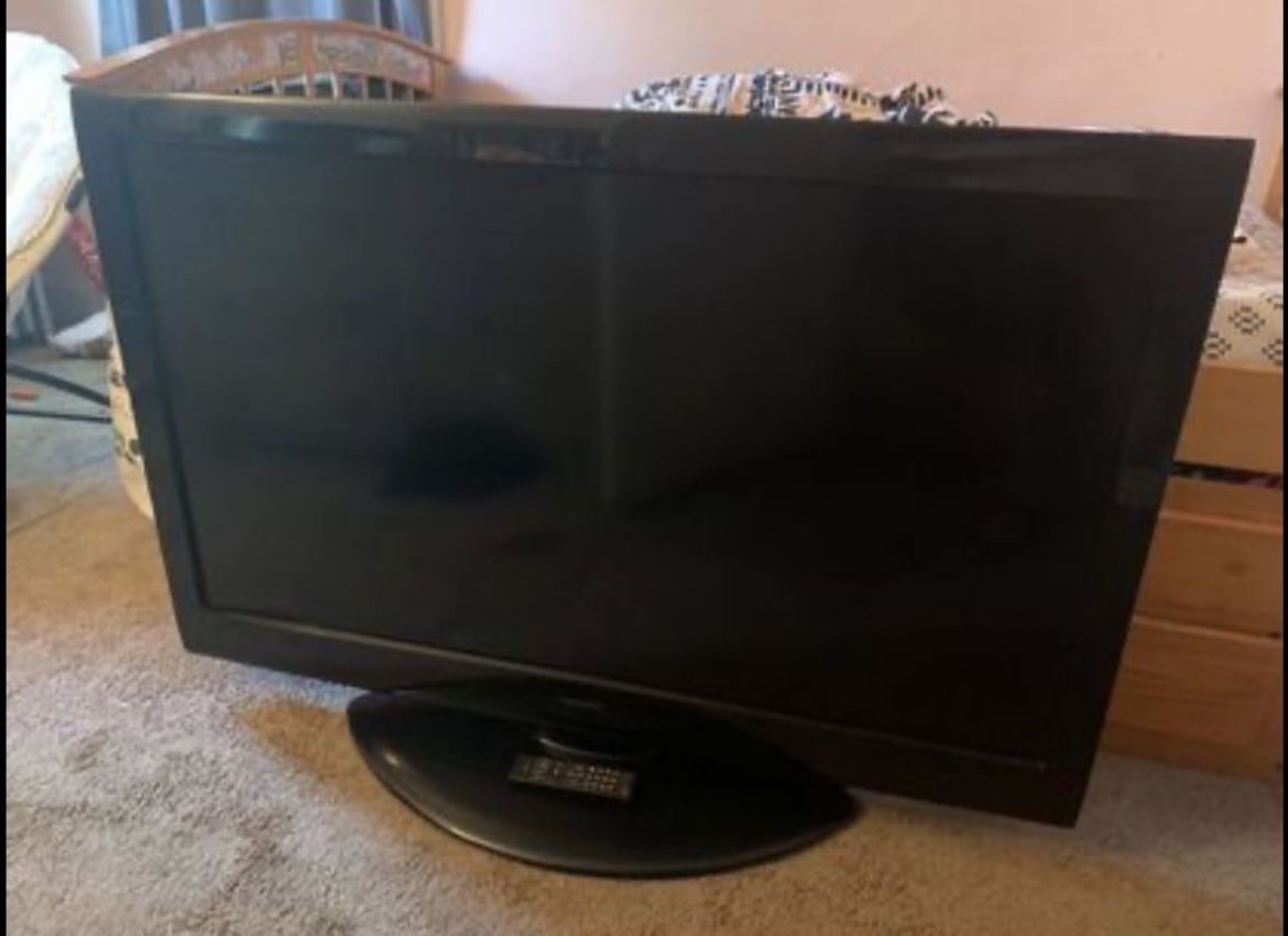 Toshiba 55” LCD TV With Original Remote