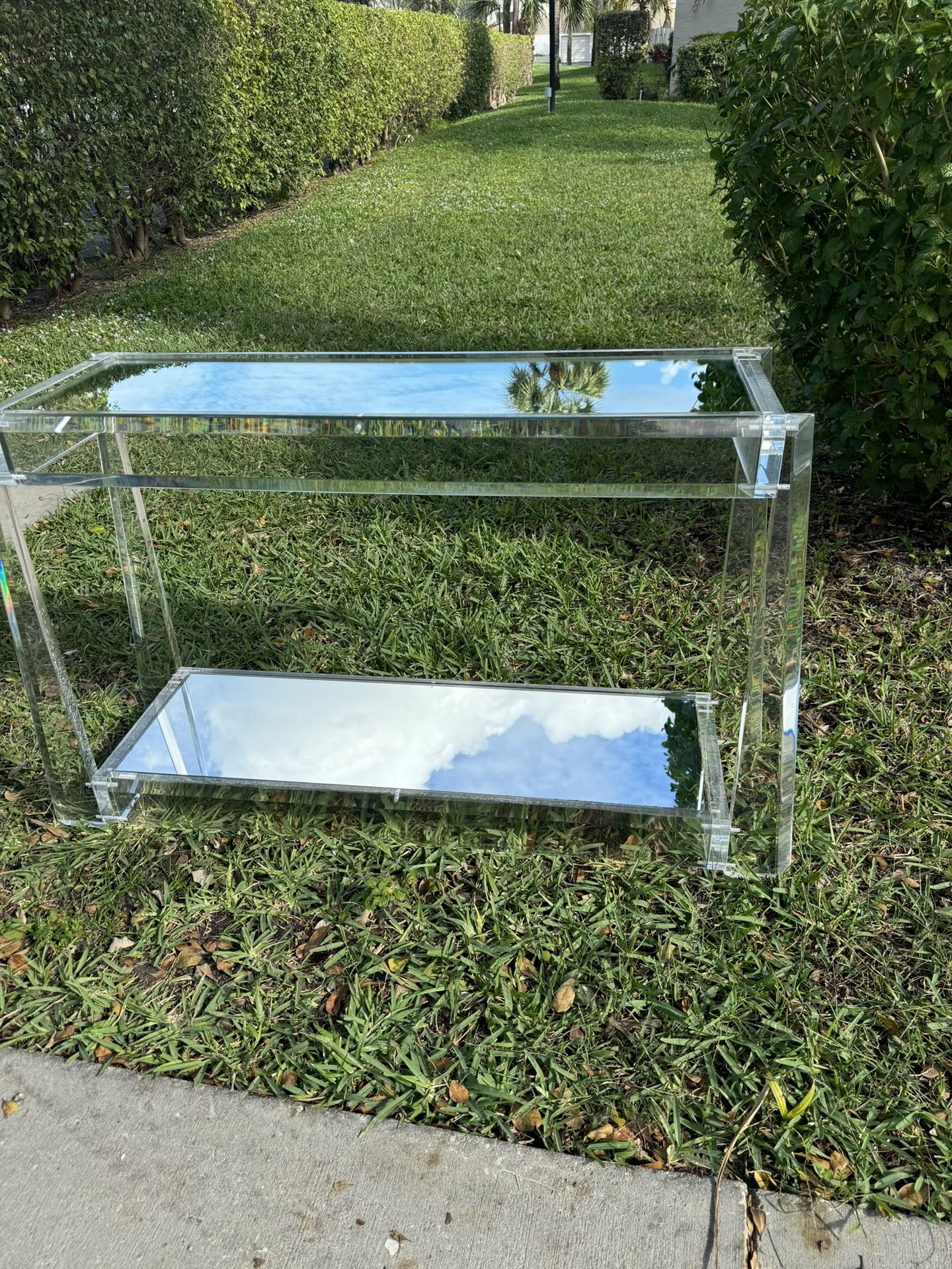 Lucite Entry Table