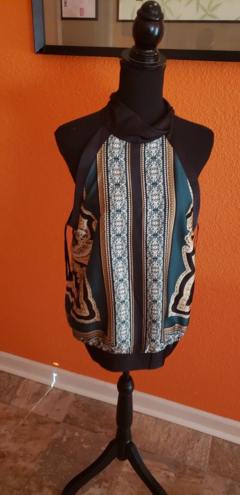 NWT Women's Top Size M