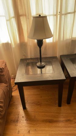 Two Coffee End Tables With Lamp