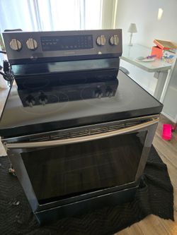 Samsung 30" Electric Range with Convection – Works – $250 OBO