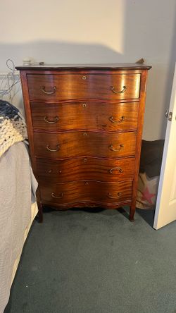Antique Serpentine Front Dresser W Mirror