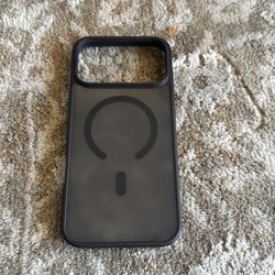 Gently used iPhone 17 pro max case
