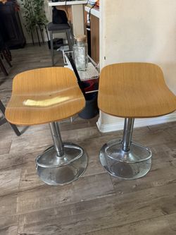 2 Adjustable Bar Stools