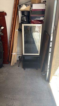 Glass Door Display Refrigerator with stand and storage