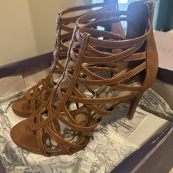 Jennifer Lopez Heels. Size 9