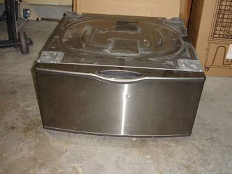 Samsung Platinum Washer or Dryer Pedestal