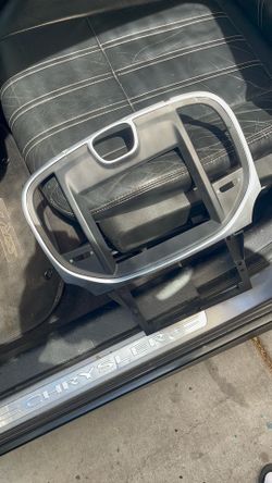 Chrysler 300 radio bezel
