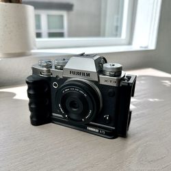 Fujifilm X-T3 Camera and Lens