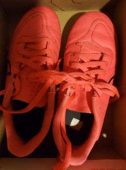 Nike Pink Soccer Shoes - Size 1Y