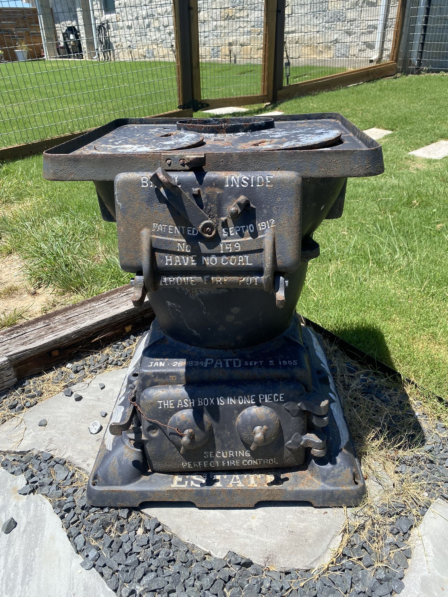 Vintage state caboose railroad wood and cold, burning stove. #149 Patented 1912. Cast iron. Very heavy. 26x22x22.