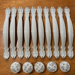 10 Cream And Gold Dresser Handles And Five Knobs