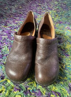 *NEW* Women’s  Clogs