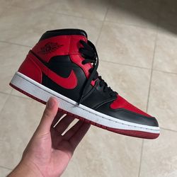 Jordan 1 Bred Mid