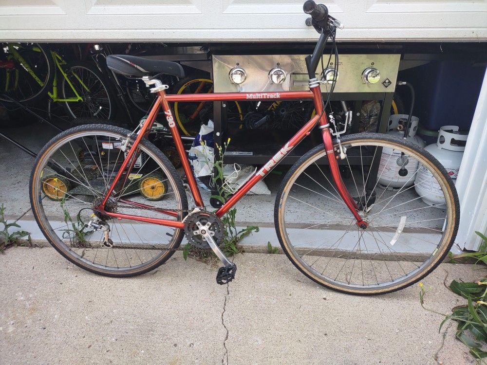 Trek Hybrid,21 Speeds,700 Cc Wheels,58 Cm Bike