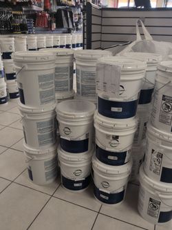 5 gallon buckets Flat