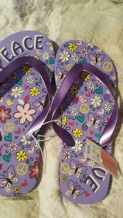 Girls flop flops NWT size 6/7