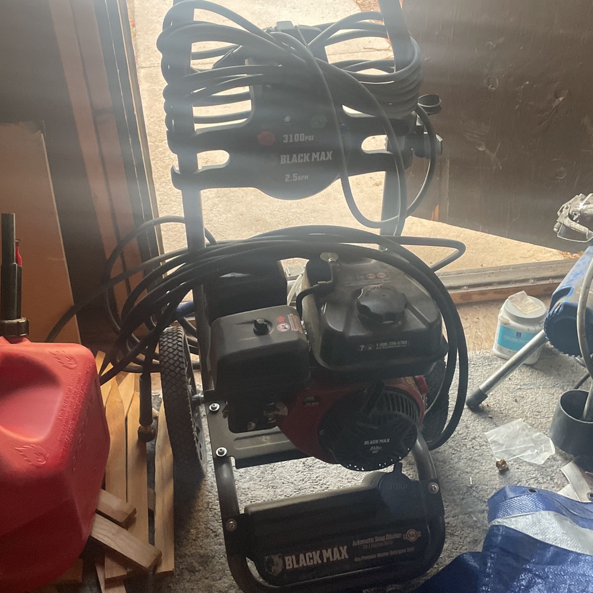 Black Max 2.5 GPM 3100 PSI Pressure Washer