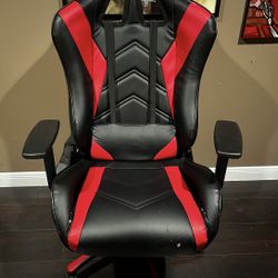 Desk / Gaming Chair