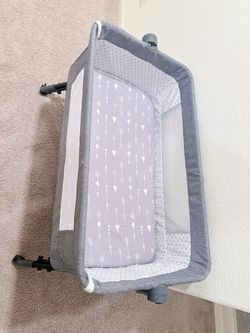 Complete Baby Sleeping Bundle – Bassinet, Snuggle Me Lounger + All Sheets & Covers (Excellent Condition!)