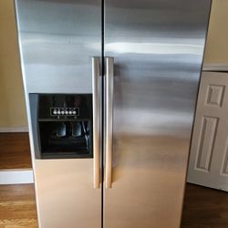 Whirlpool Side By Side Refrigerator 