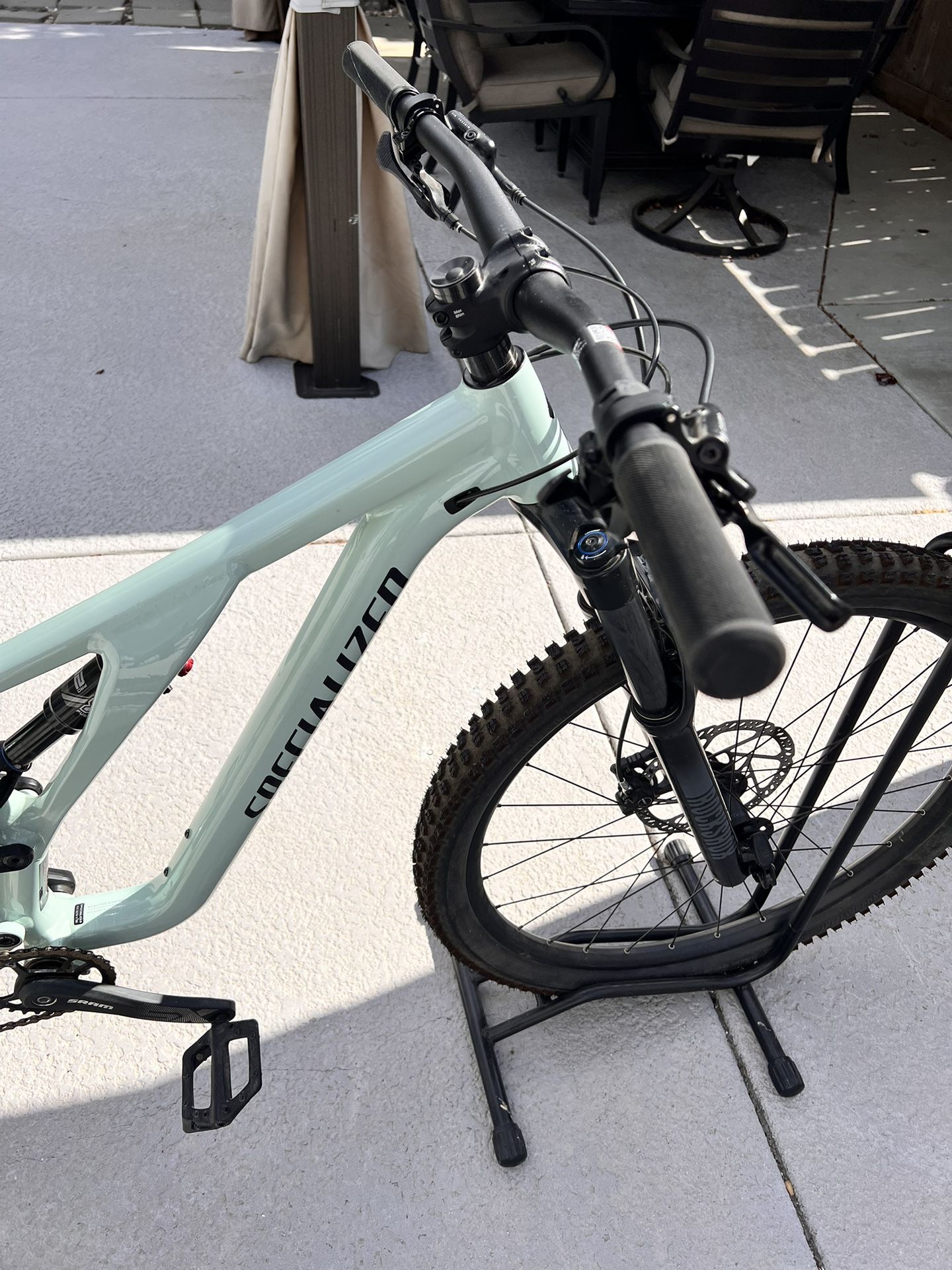 Full Suspension Specialized StumpJumper With Bike Accessories
