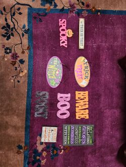 Assorted Lot of 9 Halloween Wall Signs & Decor