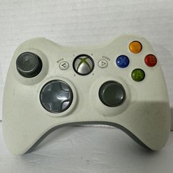 Official OEM Microsoft Xbox 360 Wireless Controller WHITE w/ Black Battery Cover
