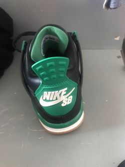 Air Jordan 4 Retro Black & Green Sneakers
