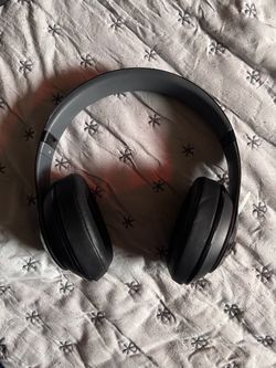 Beats Studio Wireless Headphones (Model B0501)